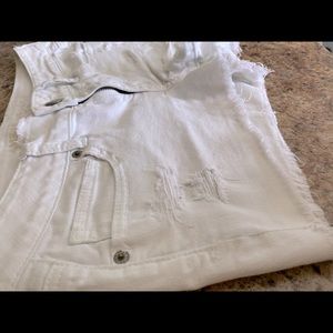 American Eagle outfitters White denim style shorts American Eagle size 8